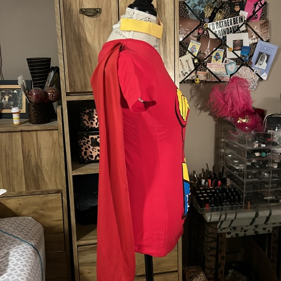 Wonder Woman T-shirt with Cape and Crown Headband Halloween Costume - Medium - Picture 2 of 5